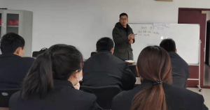 魯東環(huán)保對客戶進行反滲透日常維護、故障診斷技術(shù)培訓(xùn)